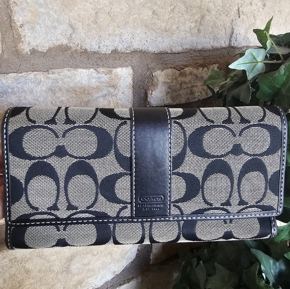 Vintage Coach envelope wallet